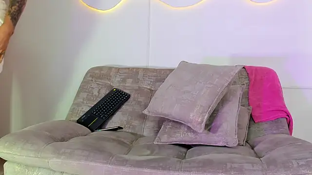 ArohomLester_ webcam