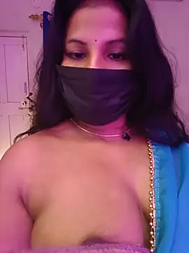 hot_alicee (F young) - boob show