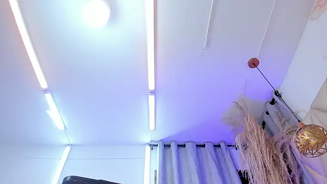 Watch Ibbie_drastic live on EroticFlix - High definition streams