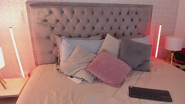 LanaJones_ webcam
