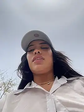 MystiqueXXX webcam