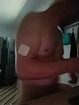sexyfab65 (M mature) - Une douche très Hot