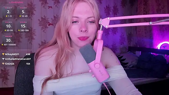 Cutie_Bambi webcam