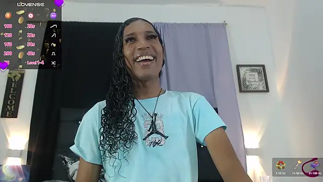 Mia_Hiills webcam