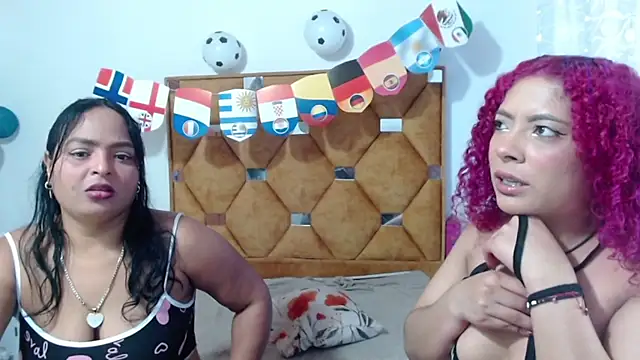 HOTTGIRLSCURVYS webcam