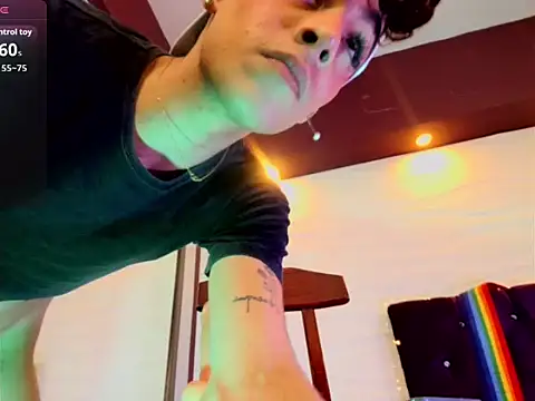 Nicolass_23 webcam