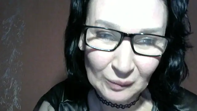 PrettyAndWild webcam