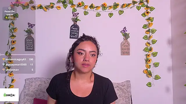 emiily_curly webcam
