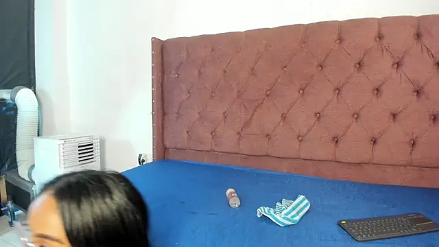 lau_hotfox webcam