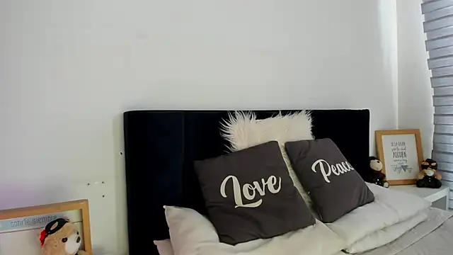 melanie_roux__ webcam