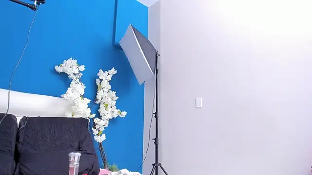 letty_straus live cam on StripChat