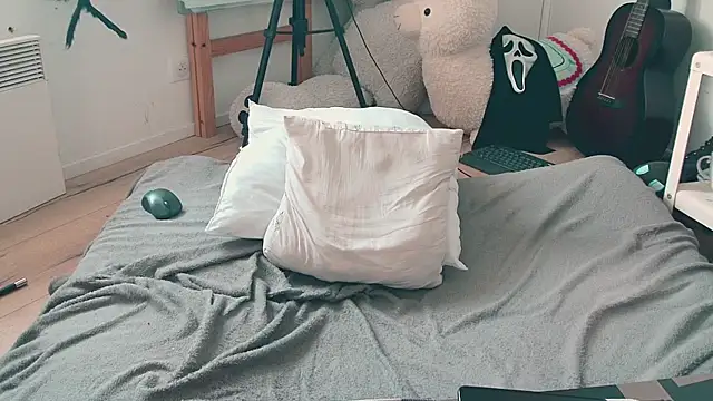 CeriseLapine webcam