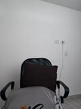 Nahiajhonson_ webcam