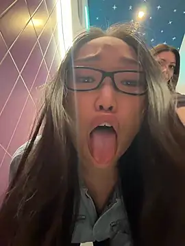 trytomakememoam webcam