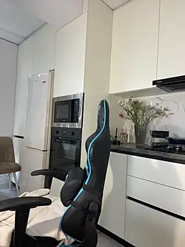 CurlyLara live sex cam