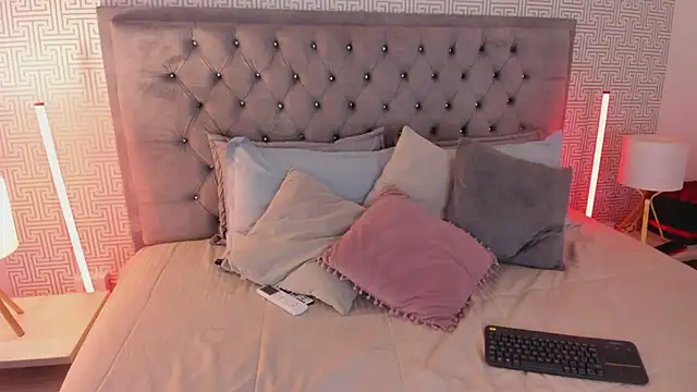LanaJones_ webcam