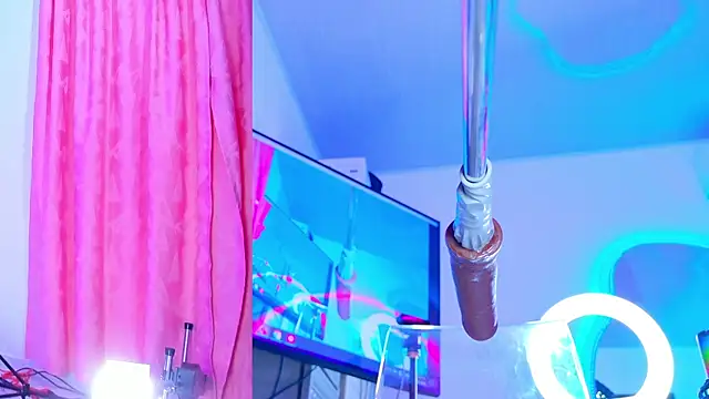 NathaxaLeans webcam