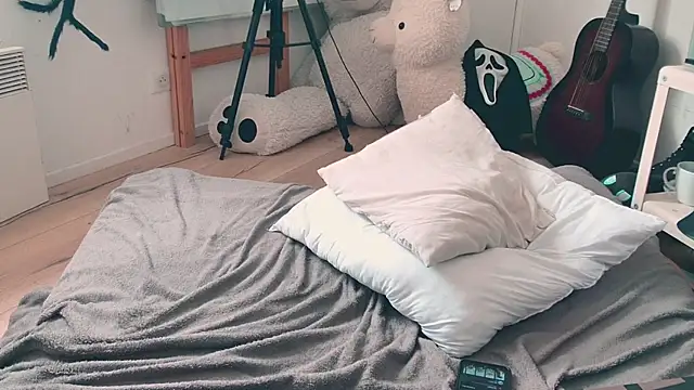 CeriseLapine webcam