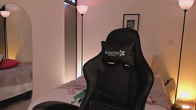ChloeMoreti webcam