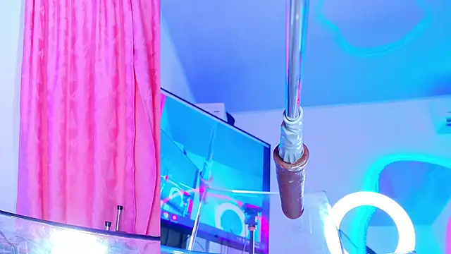 NathaxaLeans webcam