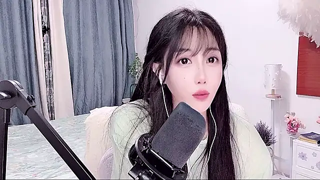Laura_520 webcam