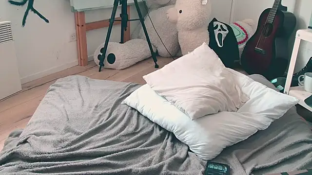 CeriseLapine webcam