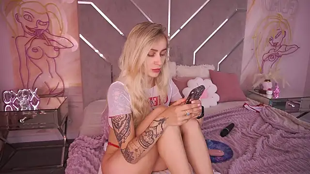 GraceCandy live cam on StripChat