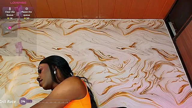 EbonyHansNight webcam