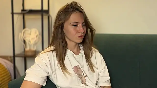 LovelyKatea webcam