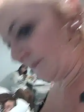 nakedgarbageperson webcam