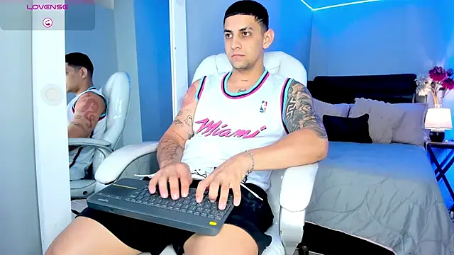 Alex_cute77 webcam