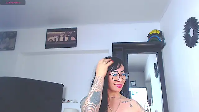 Vicky_hotmilf webcam