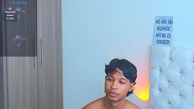 cassian_gold webcam