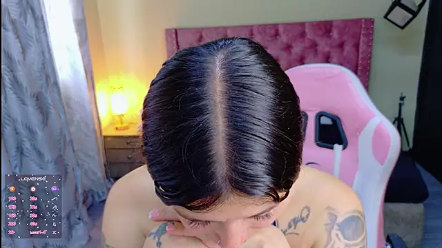 Lucia_evans22 webcam