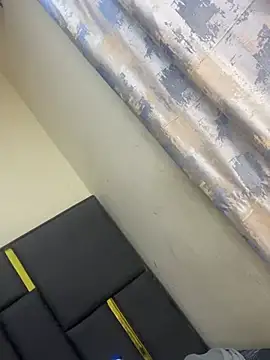 Mysterious_coco webcam