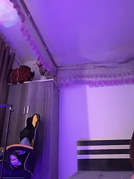 Emily_99 webcam