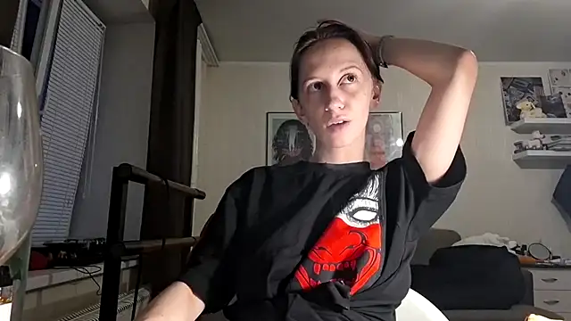 secrettt_poison webcam