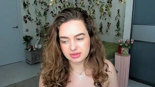 MiracleCurly webcam