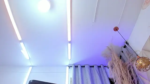 Ibbie_drastic live cam on StripChat