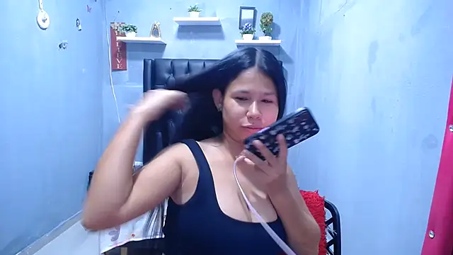 Letty_Plugxo webcam