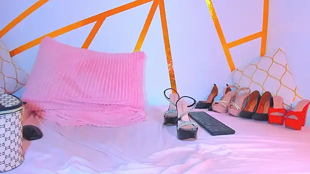 ScarletAbril webcam