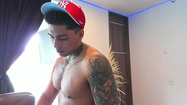 Dominiofit live cam on StripChat