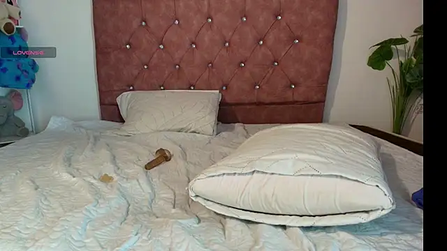 king_lovely_hornyy webcam