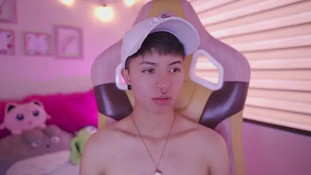 tommy_blue webcam