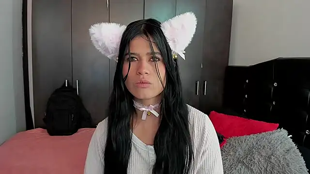 LatinaQueen23 webcam