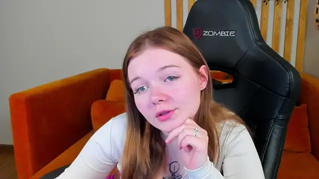 ElinaVale webcam