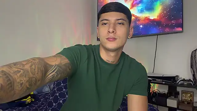 SexxxySquirterStev777 webcam