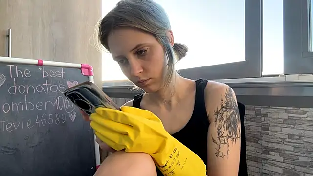 AntoinetteCrispell webcam