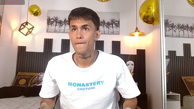 Duncan_brown live cam on StripChat
