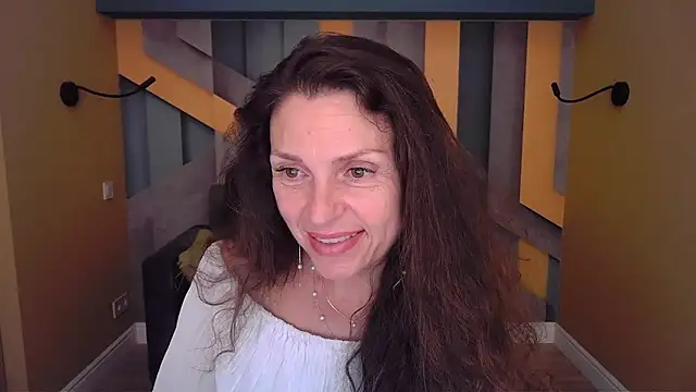 EllaLong webcam